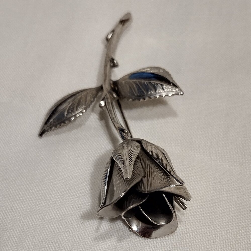 "Legend of the Christmas Rose" Pin - Picture 3 of 5
